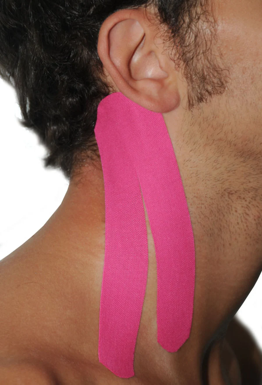 Roze Dream K kinesiotape in twee stroken langs de zijkant van de hals